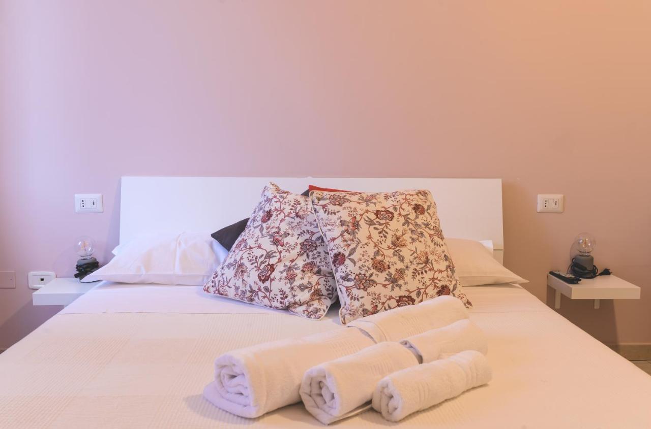 Nana Guest Rooms เนเปิลส์ ภายนอก รูปภาพ