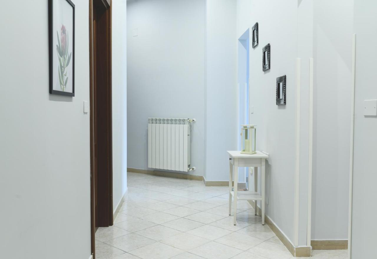 Nana Guest Rooms เนเปิลส์ ภายนอก รูปภาพ